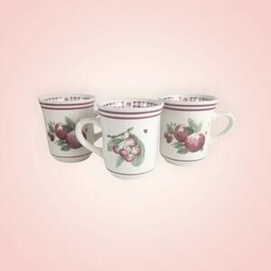 VTG Set of 3 Pfaltzgraff Delicious Stoneware Mugs Red Apples Cherries